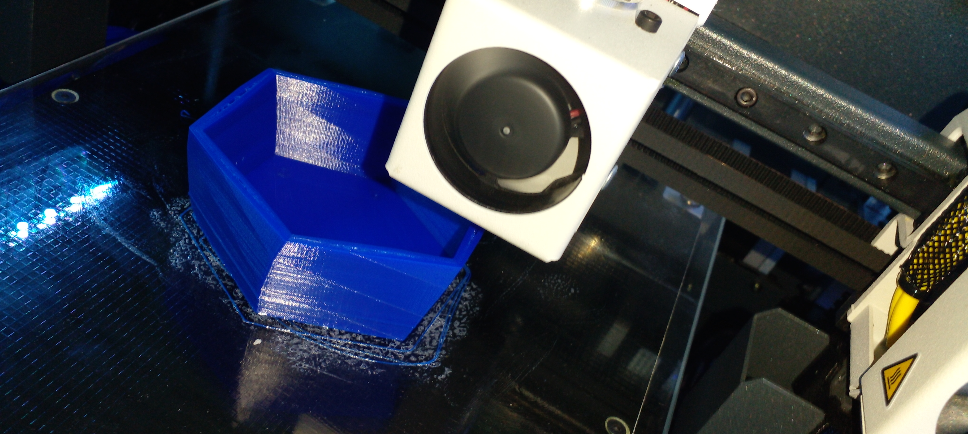 El equipo trabajando en el robot